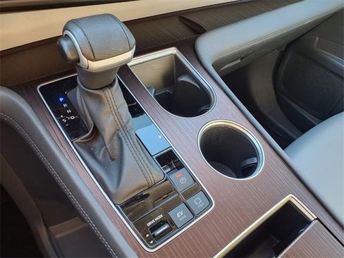 Used 2023 Toyota Sienna XLE image 19