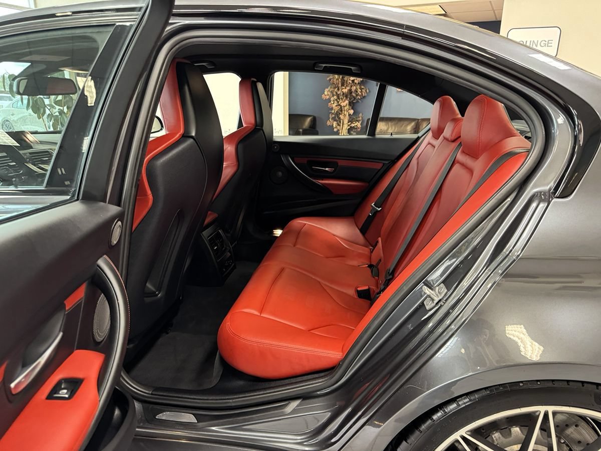 Used 2018 BMW M3 RWD image 47