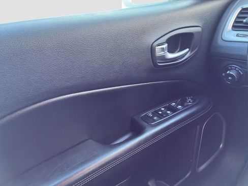 Used 2019 Jeep Compass Latitude w/ Popular Equipment Group image 15