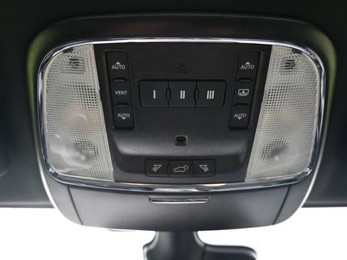 Used 2021 Jeep Grand Cherokee Overland w/ Protech Group AWD/4WD image 32