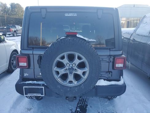 Used 2020 Jeep Wrangler Unlimited Sport image 9