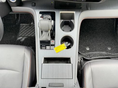 Used 2021 Toyota Sienna XSE w/ XSE Plus Package FWD image 26