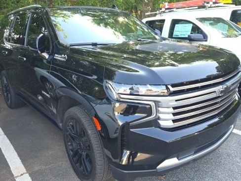 Used 2021 Chevrolet Tahoe High Country w/ Premium Package AWD/4WD image 3