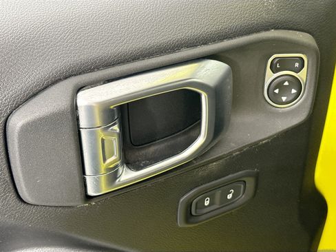 Used 2023 Jeep Wrangler Unlimited Sport AWD/4WD image 17