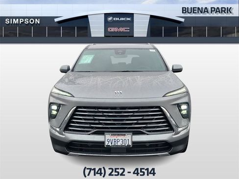 Used 2026 Buick Enclave Preferred image 3