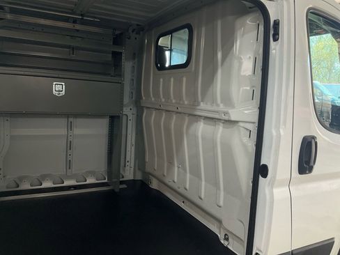 Used 2025 RAM ProMaster 2500 w/ Safety Group FWD image 19