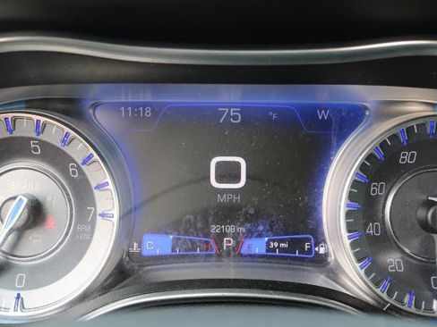 Used 2020 Chrysler 300 Touring w/ Sport Appearance Package RWD image 11