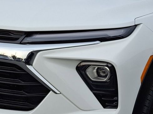 Used 2025 Chevrolet TrailBlazer LT image 11