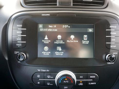 Used 2019 Kia Soul + image 13