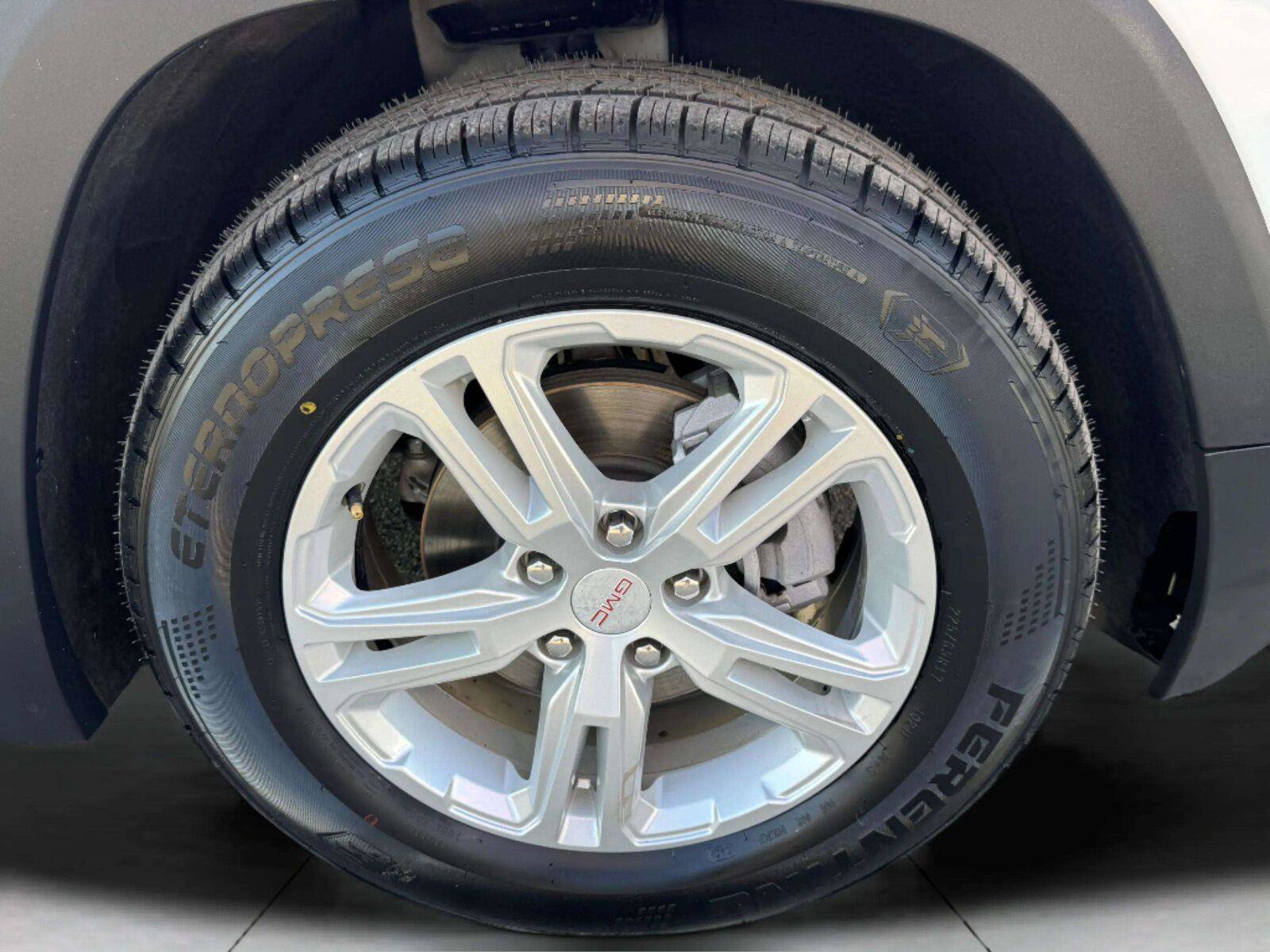 Used 2024 GMC Terrain SLE FWD image 47