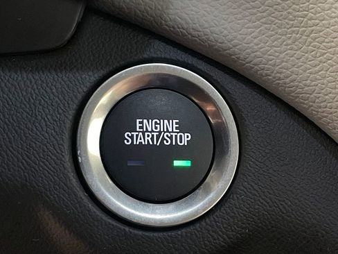 Used 2023 Chevrolet Equinox LS image 28