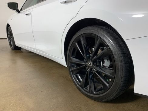 Used 2023 Lexus ES 350 F Sport w/ Accessory Package (Z2) image 15
