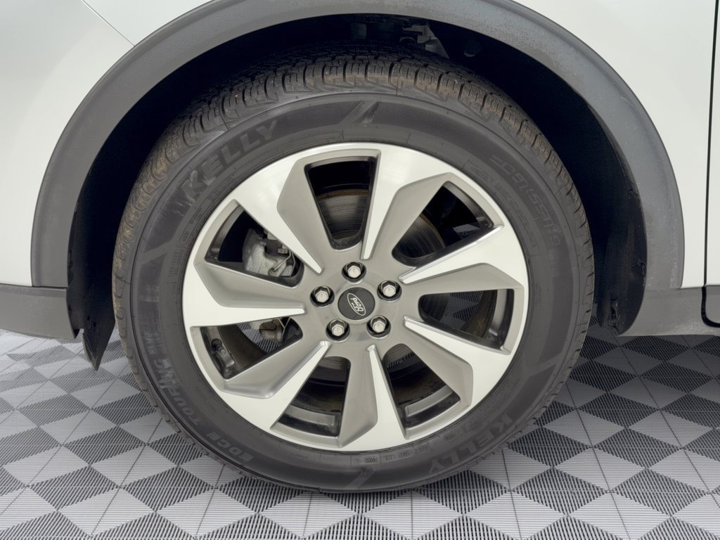 Used 2024 Ford Escape Platinum AWD/4WD image 13