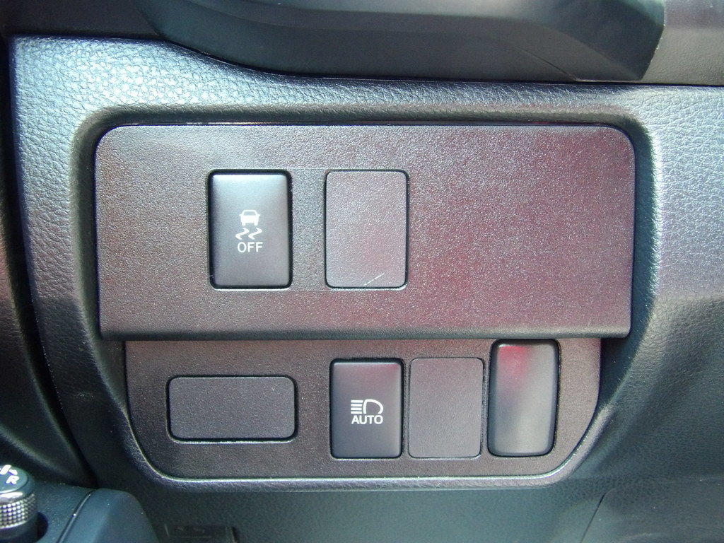 Used 2020 Toyota Tacoma SR RWD image 19