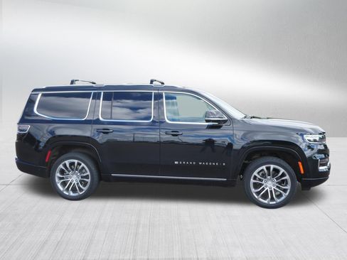 Used 2022 Jeep Grand Wagoneer Series II w/ Flexible Seating Group AWD/4WD image 8