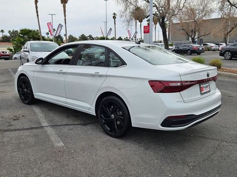 Used 2025 Volkswagen Jetta SE image 8