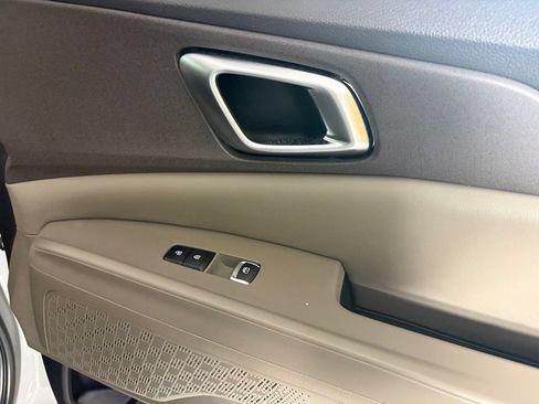 New 2026 Kia Carnival EX FWD image 13