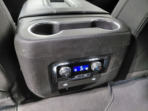 Used 2024 GMC Yukon SLE AWD/4WD image 38