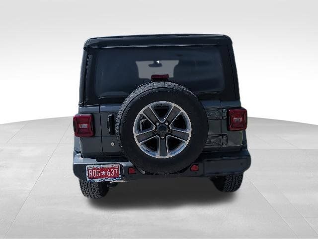 Used 2018 Jeep Wrangler Unlimited Sahara AWD/4WD image 4