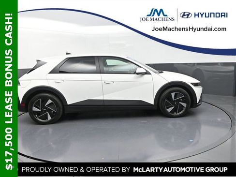 New 2025 Hyundai Ioniq 5 SE image 1