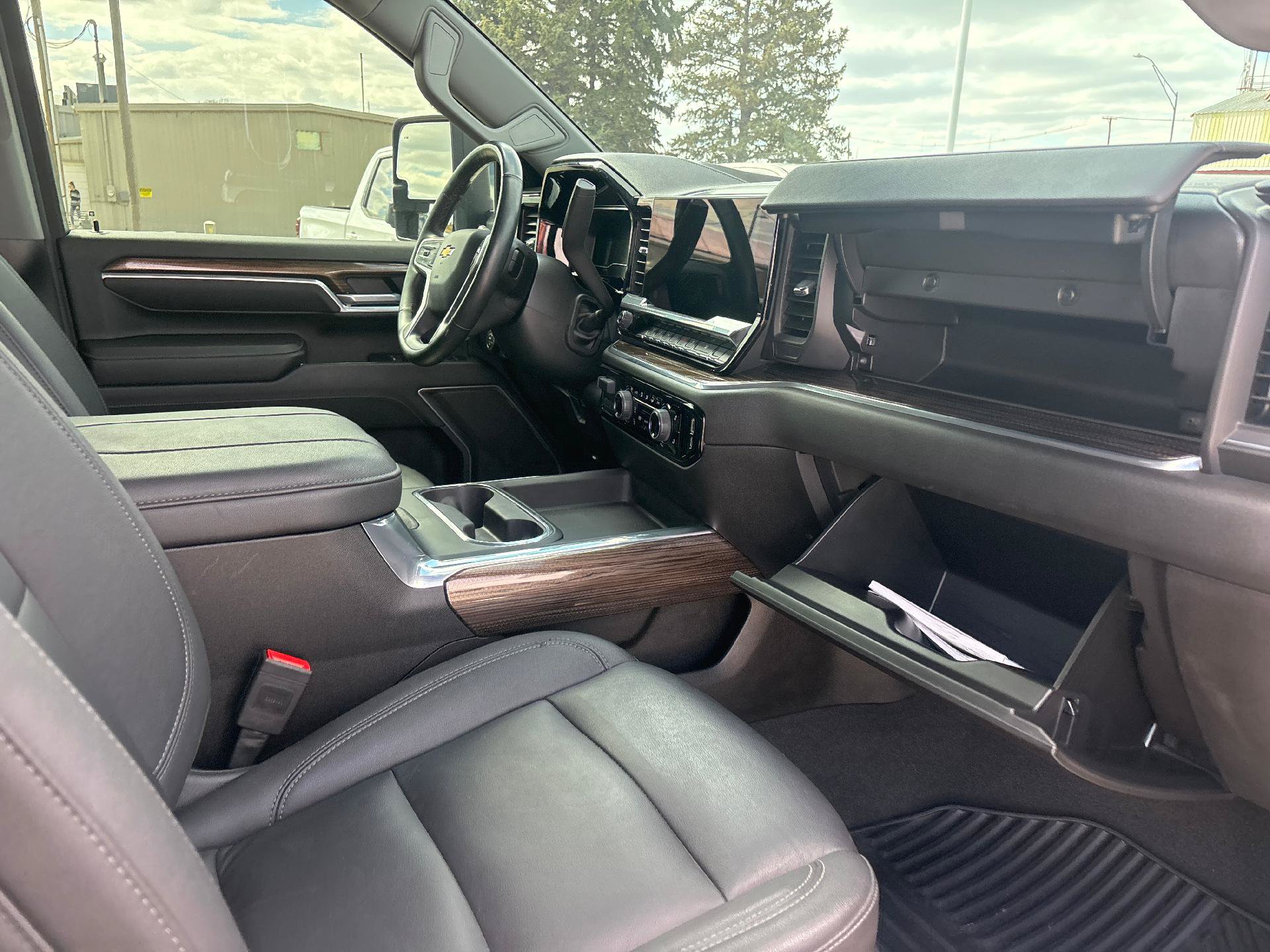 Used 2025 Chevrolet Silverado 2500 LT w/ Safety Package AWD/4WD image 25