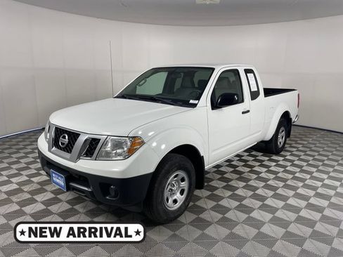 Used 2015 Nissan Frontier S RWD image 1