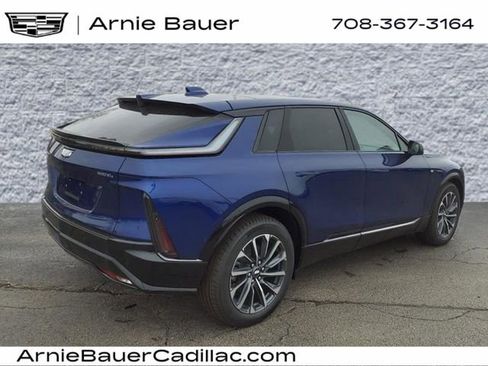 New 2025 Cadillac Lyriq Sport image 8