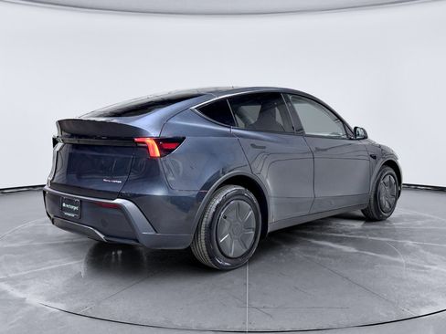 Used 2026 Tesla Model Y Long Range AWD/4WD image 3