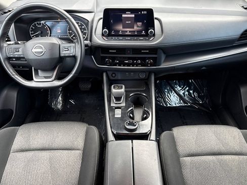 Certified 2025 Nissan Rogue SV AWD/4WD image 17