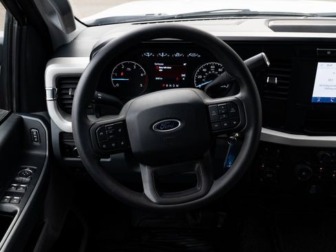 Used 2024 Ford F350 XLT image 11