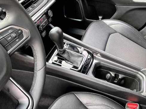 Used 2025 Jeep Compass Latitude image 16