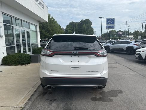 Used 2016 Ford Edge Titanium w/ Equipment Group 301A FWD image 4