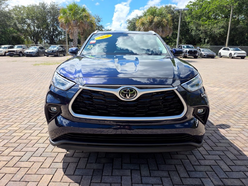 Certified 2026 Toyota Highlander XLE AWD/4WD image 2