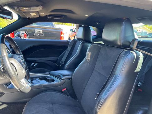 Used 2017 Dodge Challenger GT w/ GT Interior Package image 11