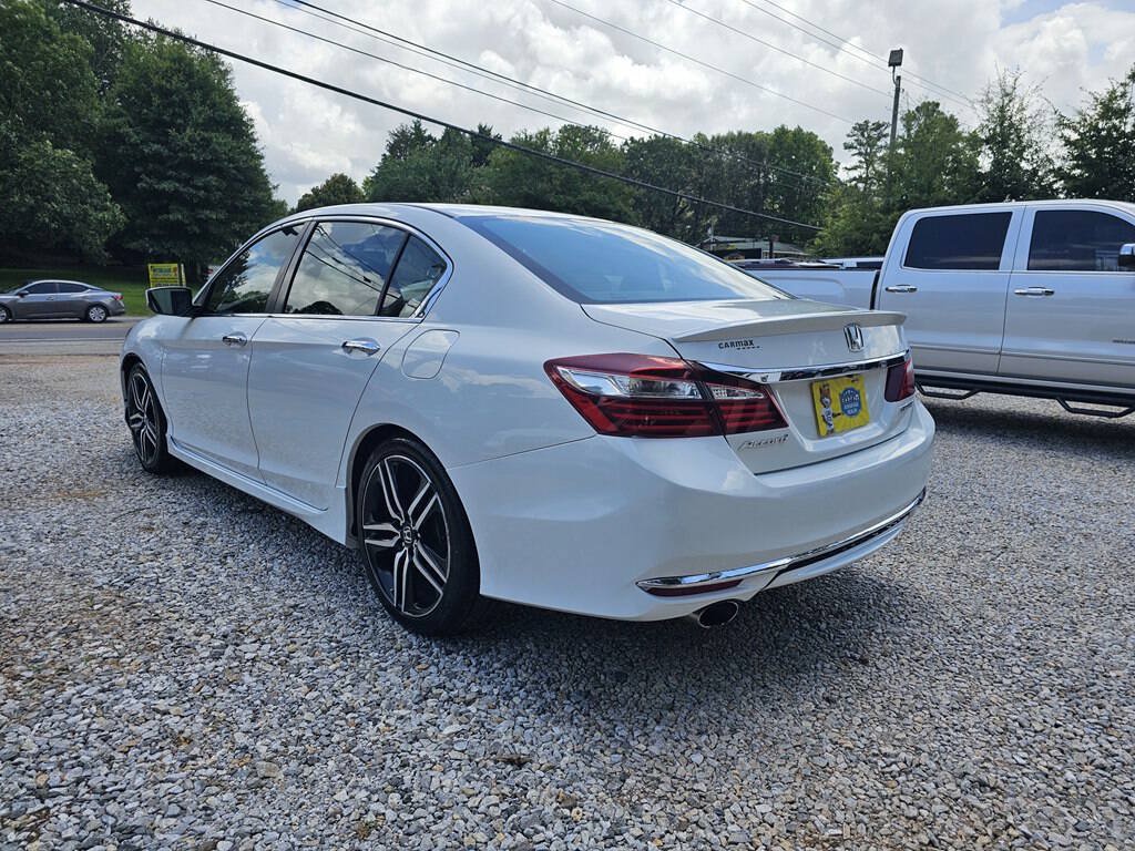 Used 2017 Honda Accord Sport image 3