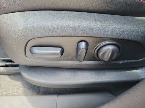 Used 2024 Chevrolet Equinox RS FWD image 13
