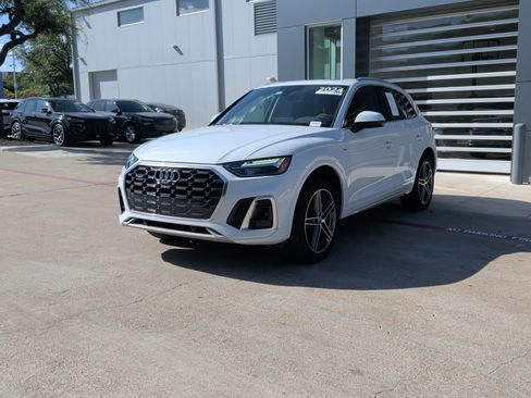 Certified 2024 Audi Q5 e Premium Plus w/ Premium Plus Package AWD/4WD image 5