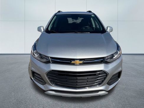 Used 2020 Chevrolet Trax LT w/ LT Convenience Package FWD image 6