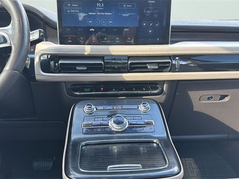 Used 2021 Lincoln Nautilus Reserve image 15