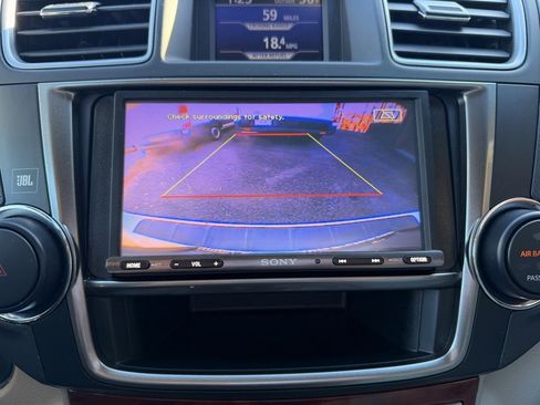 Used 2013 Toyota Highlander Limited image 17