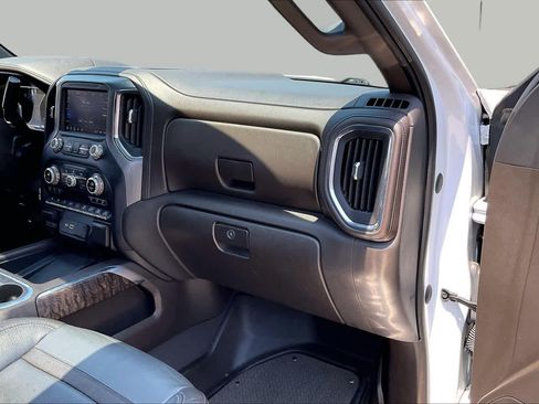 Used 2021 GMC Sierra 1500 Denali w/ Denali Ultimate Package AWD/4WD image 18