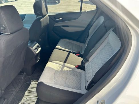 Used 2022 Chevrolet Equinox LS w/ LS Convenience Package image 13
