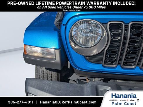 Used 2024 Jeep Gladiator Sport AWD/4WD image 9