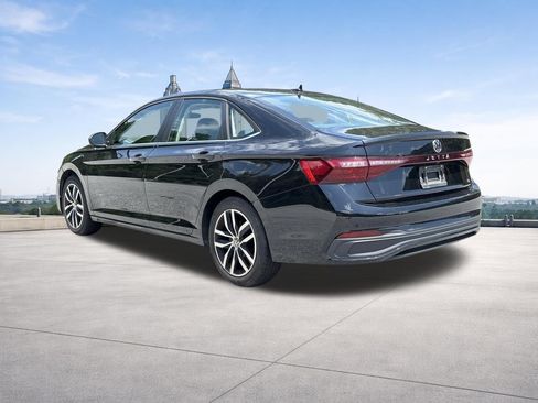 Used 2025 Volkswagen Jetta SE FWD image 22