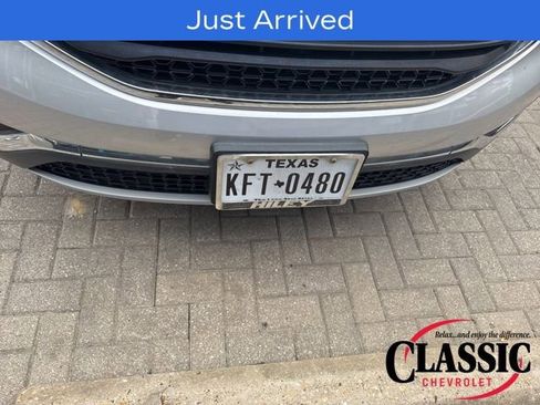 Used 2017 GMC Acadia SLE image 27