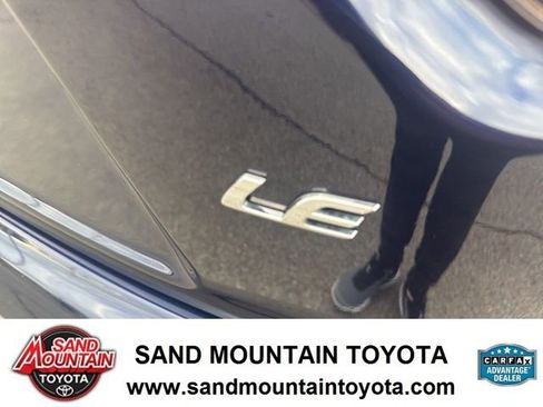 Used 2022 Toyota Corolla LE image 9