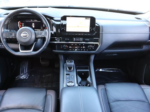 Used 2022 Nissan Pathfinder Platinum w/ Cargo Package image 18