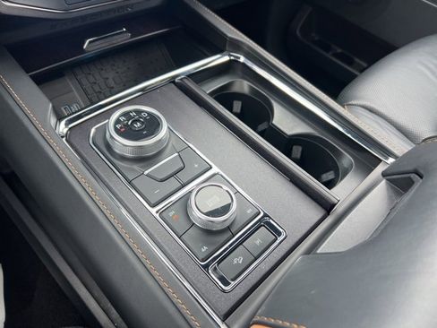 Certified 2022 Ford Expedition Platinum image 16