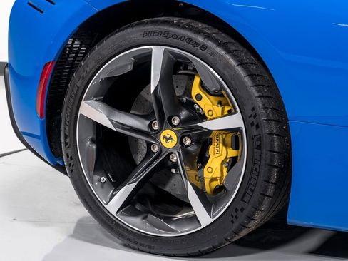 Used 2024 Ferrari SF90 Spider image 50