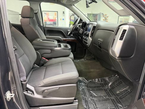 Used 2016 GMC Sierra 1500 SLE w/ SLE Value Package AWD/4WD image 17